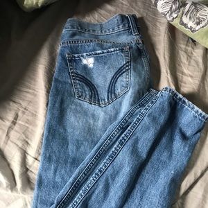 Hollister ripped boyfriend jeans size 25